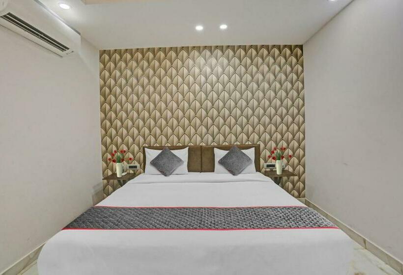 Pokój Trzyosobowy Klasyczny, Collection O Hotel The Telone Stay