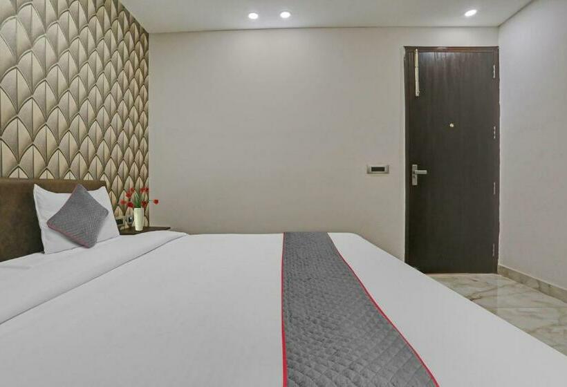 Pokój Trzyosobowy Klasyczny, Collection O Hotel The Telone Stay