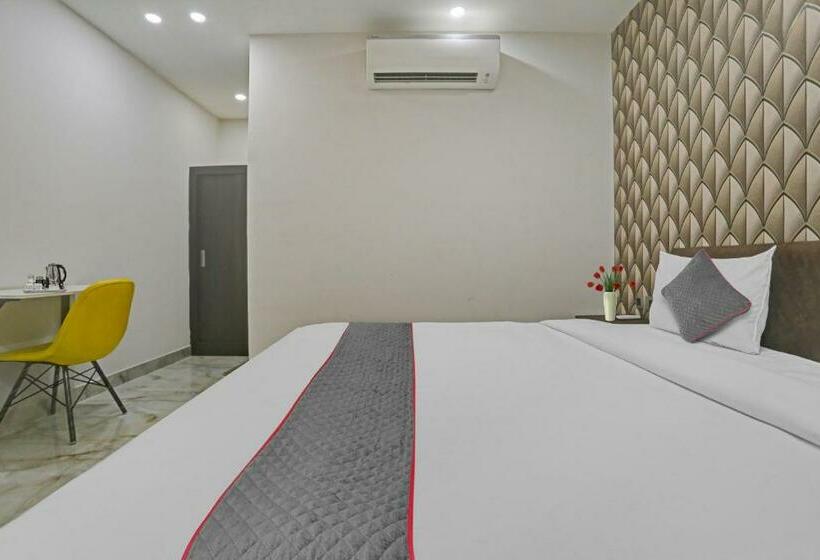 Pokój Trzyosobowy Klasyczny, Collection O Hotel The Telone Stay