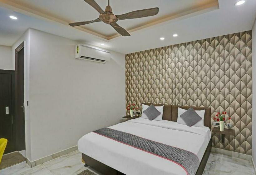 Pokój Trzyosobowy Klasyczny, Collection O Hotel The Telone Stay