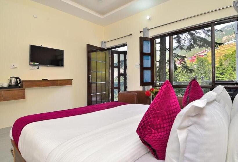 Family Room Mountain View, Dhanolti View By La Riqueza   Welcome New Year With Fresh Snowfall