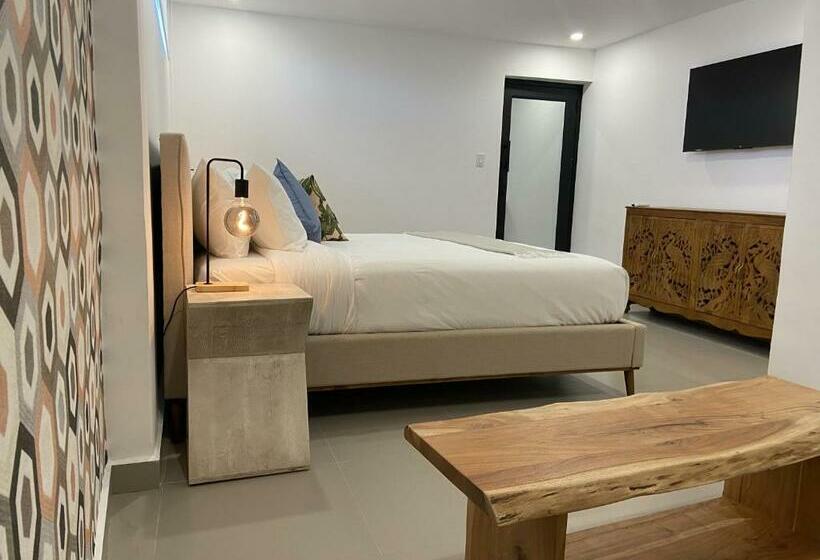 اتاق استاندارد سه نفره, La Calma Poshtel