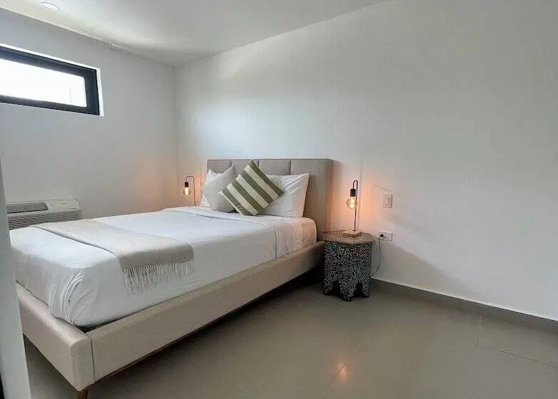 اتاق استاندارد با سرویس بهداشتی مشترک, La Calma Poshtel