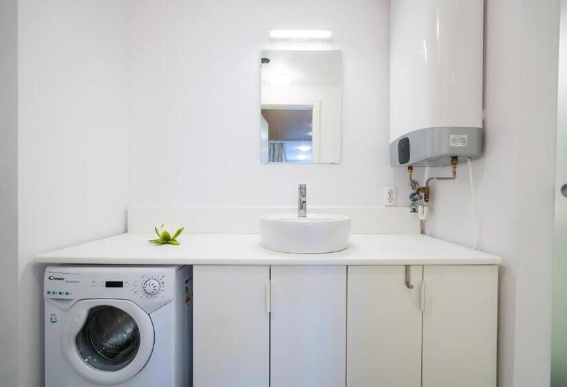 高级工作室, Squash Apartments & Studios