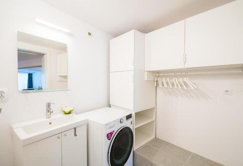 Студия Deluxe, Squash Apartments & Studios
