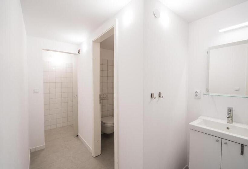 豪华工作室, Squash Apartments & Studios