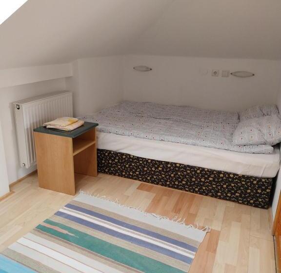 Апартаменты 1 Спальня, Squash Apartments & Studios