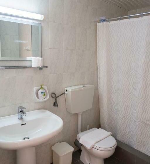 إستوديو قياسى, Astra Hotel Apartments