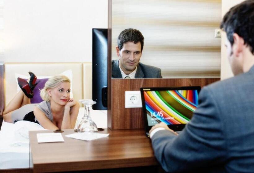 Номер Superior, Grand Hotel Glorius Makó