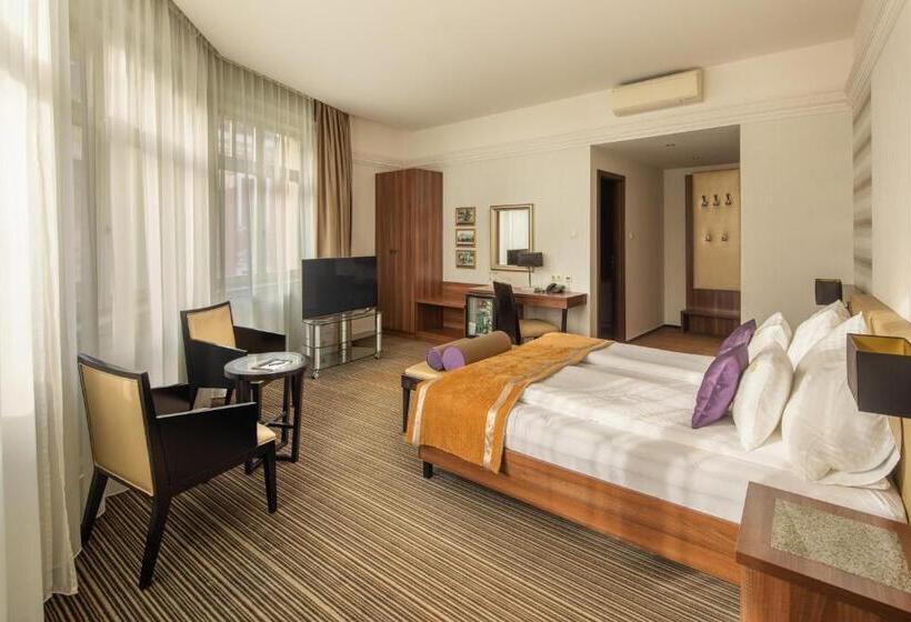 غرفة ديلوكس, Grand Hotel Glorius Makó