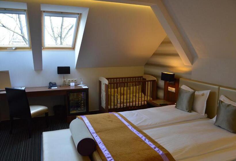 غرفة قياسية, Grand Hotel Glorius Makó