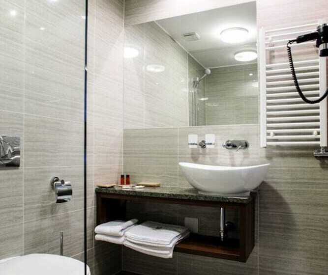 غرفة قياسية, Grand Hotel Glorius Makó