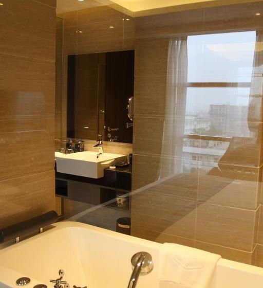 اتاق لوکس, Best Western Plus Maple Leaf