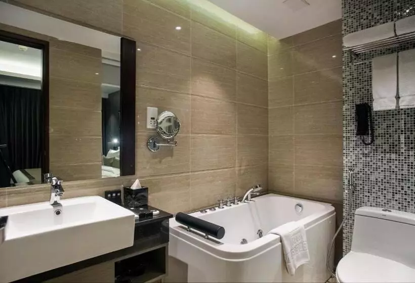 سوییت خانوادگی, Best Western Plus Maple Leaf