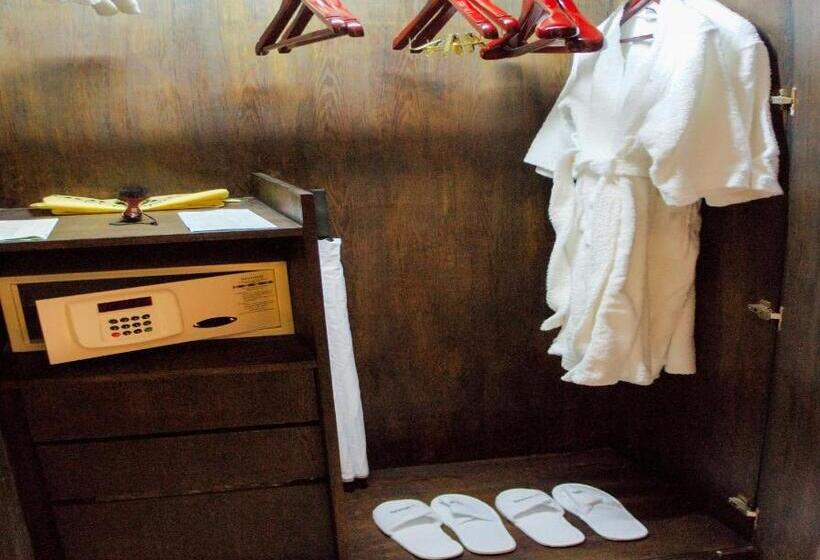 اتاق سوپریور, Boma Inn Eldoret