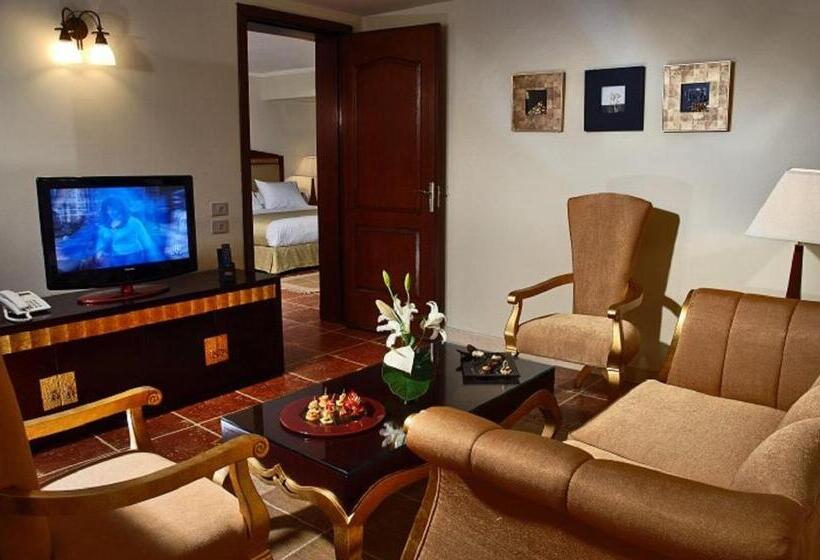 سوییت با چشمانداز جانبی دریا, Coral Sea Beach And Aqua Park