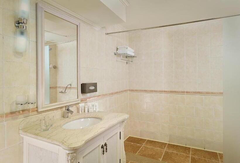 اتاق استاندارد سه نفره, Coral Sea Beach And Aqua Park