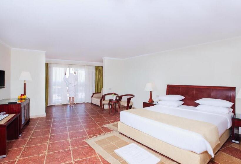 اتاق سوپریور سه تخته, Coral Sea Beach And Aqua Park