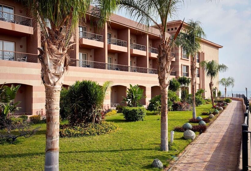 اتاق استاندارد سه نفره, Coral Sea Beach And Aqua Park