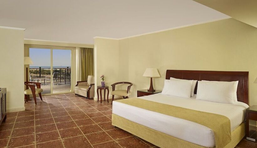 اتاق سوپریور یک تخته, Coral Sea Beach And Aqua Park