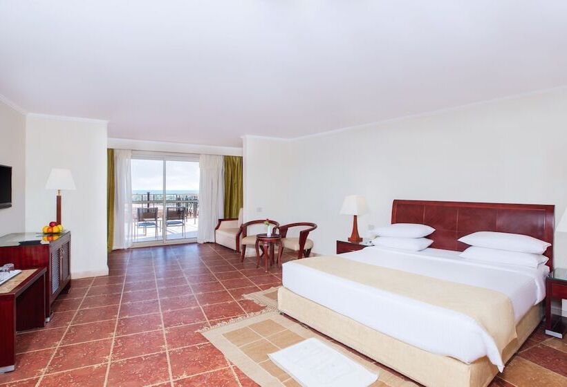 اتاق سوپریور با چشمانداز جانبی دریا, Coral Sea Beach And Aqua Park