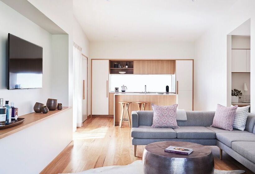 ویلای لوکس 1 خوابه, Elements Of Byron