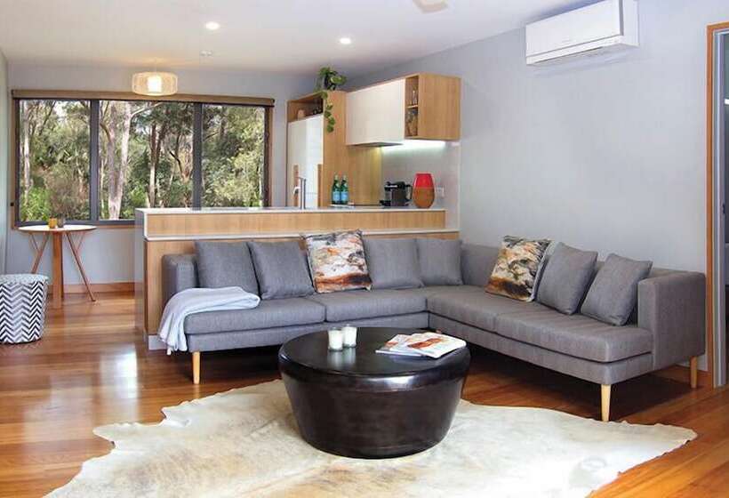 ویلای 2 خوابه, Elements Of Byron