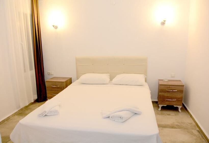 غرفة قياسية مطلّة علي البحر, Gumbet