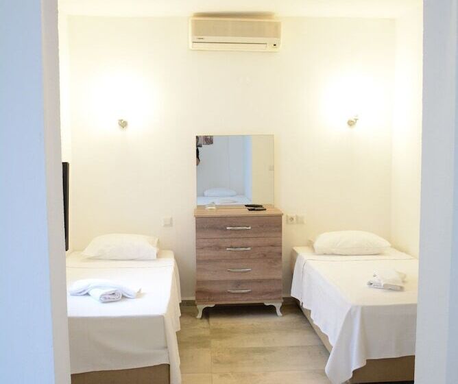 غرفة قياسية مطلّة علي البحر, Gumbet