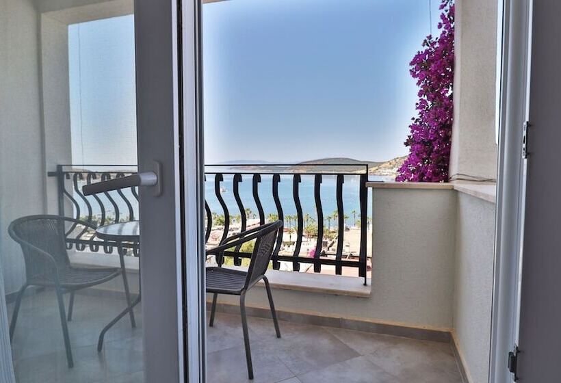 غرفة ديلوكس مطلّة علي البحر, Gumbet