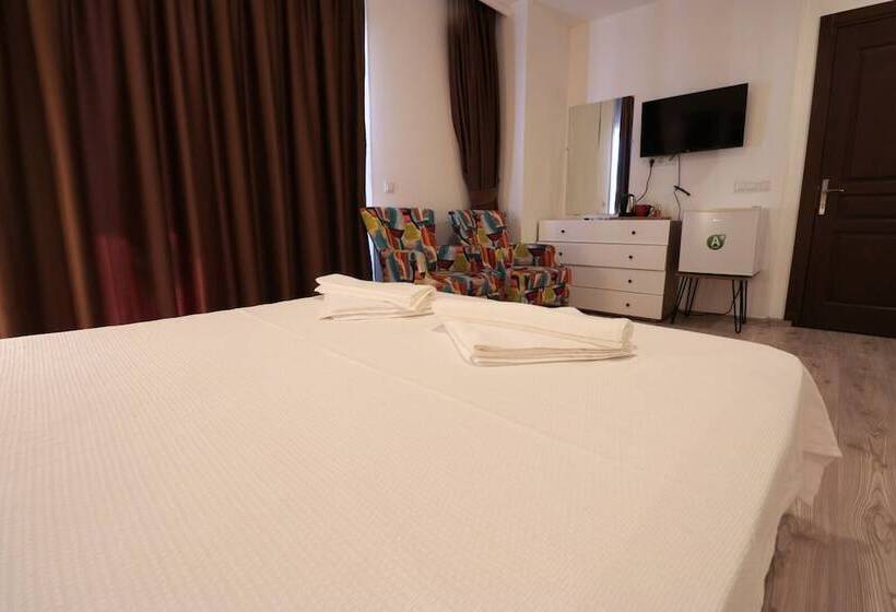 غرفة ديلوكس مطلّة علي البحر, Gumbet