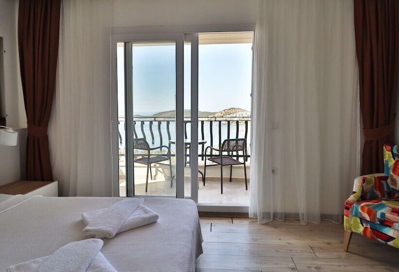 غرفة ديلوكس مطلّة علي البحر, Gumbet