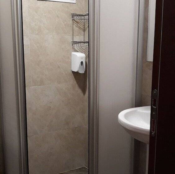 غرفة قياسية مطلّة علي البحر, Gumbet