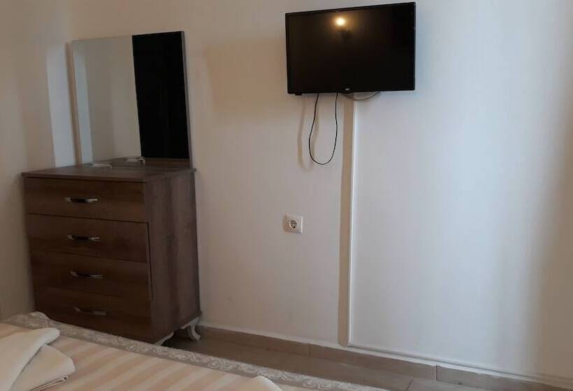 غرفة قياسية مطلّة علي البحر, Gumbet