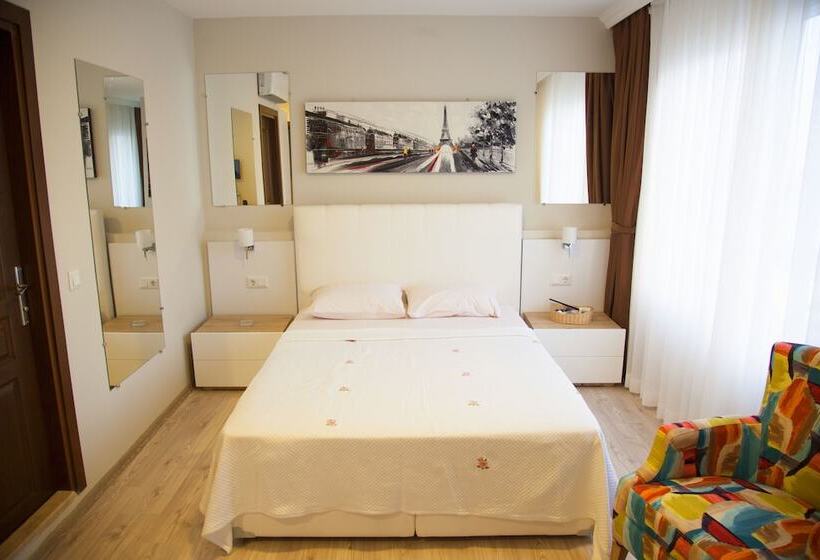 غرفة ديلوكس مطلّة علي البحر, Gumbet