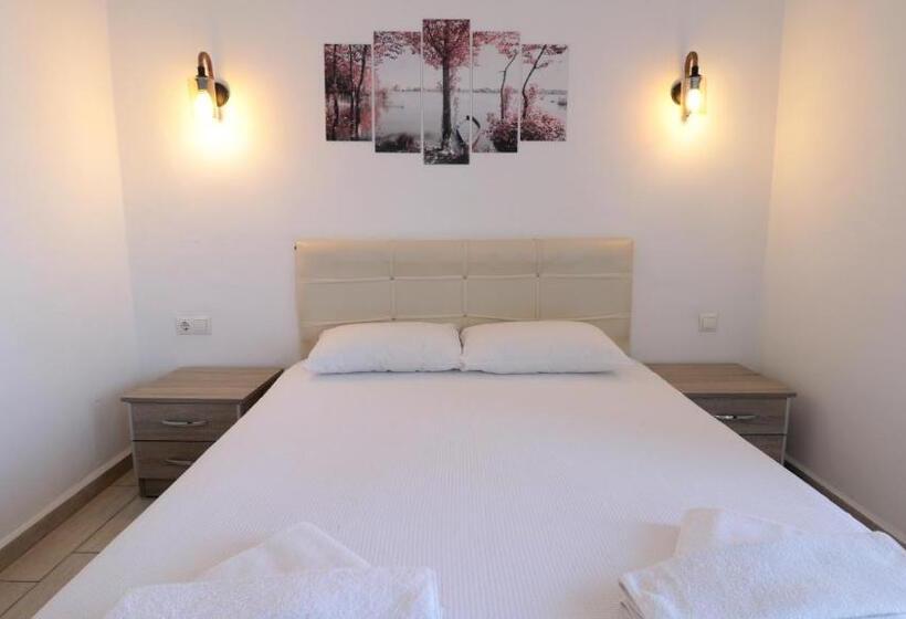 غرفة قياسية سرير كينج, Gumbet