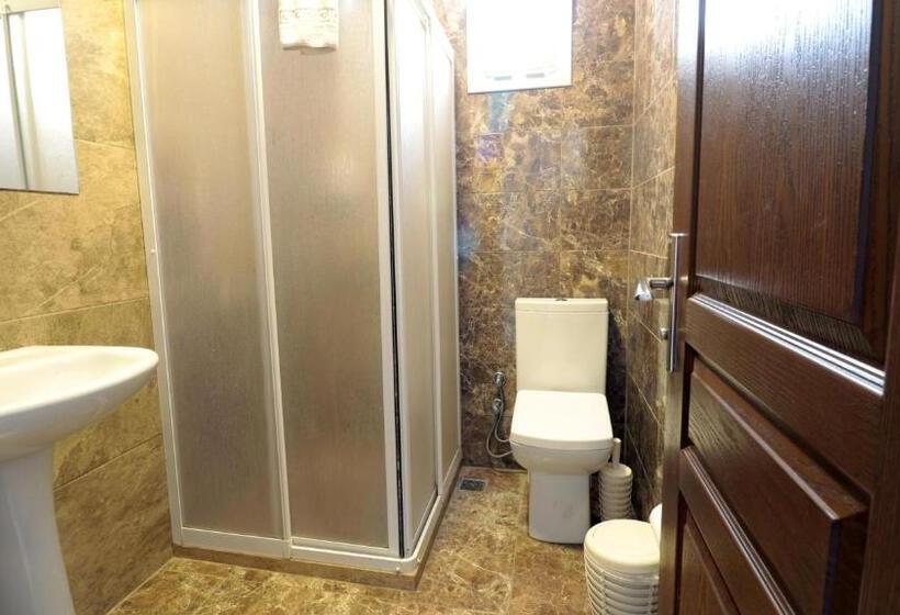 غرفة قياسية مطلّة علي البحر, Gumbet