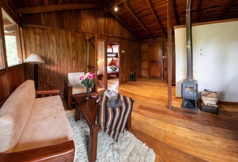 패밀리 방갈로, Hosteria Papagayo Cotopaxi