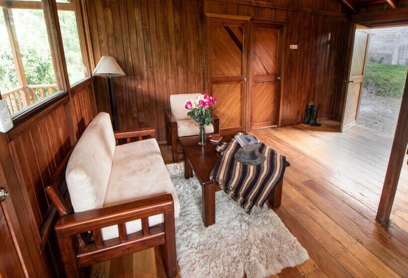 بنگله خانوادگی, Hosteria Papagayo Cotopaxi