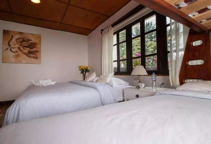Superior Kolmen Hengen Huone, Hosteria Papagayo Cotopaxi