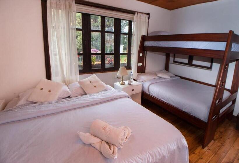 اتاق سوپریور سه تخته, Hosteria Papagayo Cotopaxi