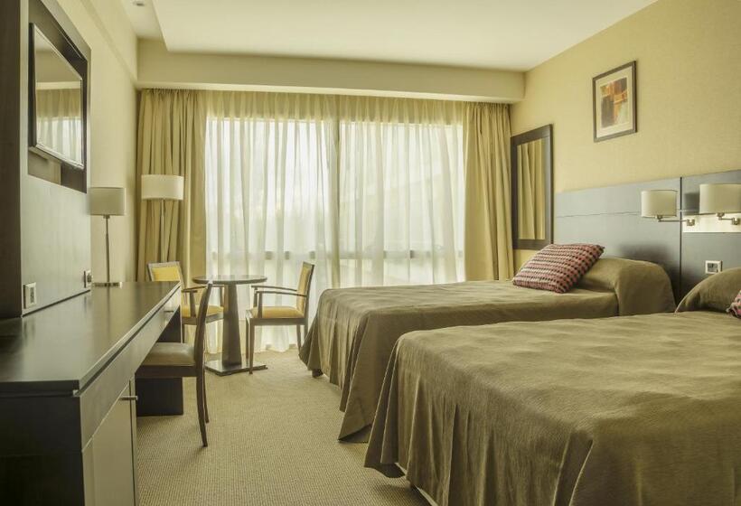 חדר סטנדרט שתי מיטות זוגיות, Howard Johnson Neuquen