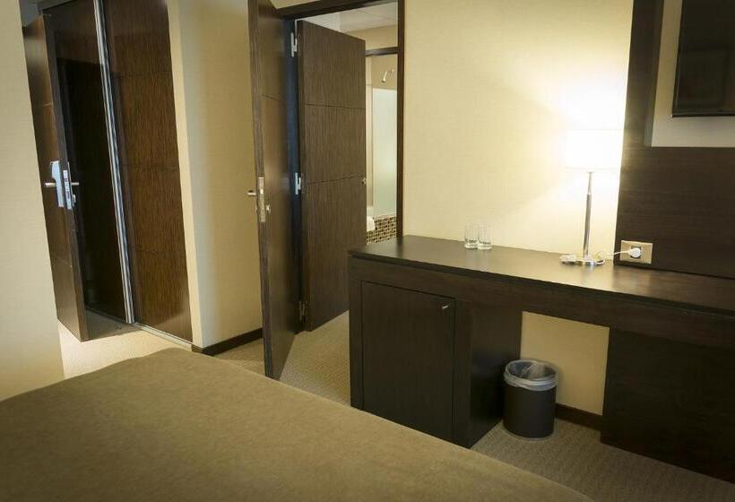 장애인을 위한 스탠다드 룸, Howard Johnson Neuquen