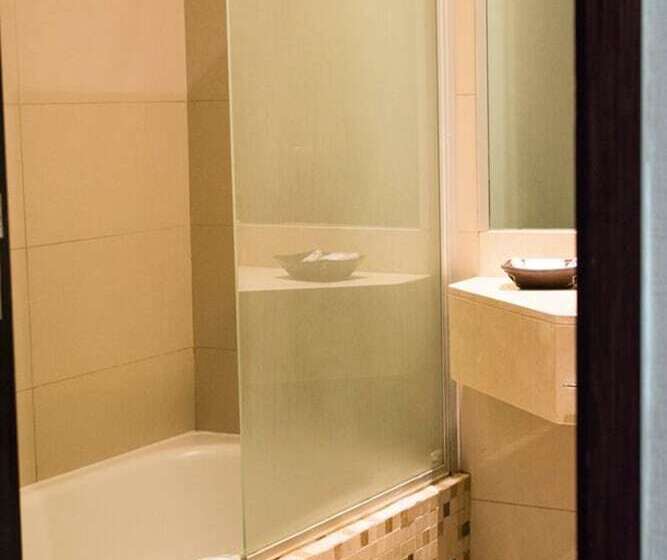 스탠다드 룸 더블 침대 2개, Howard Johnson Neuquen