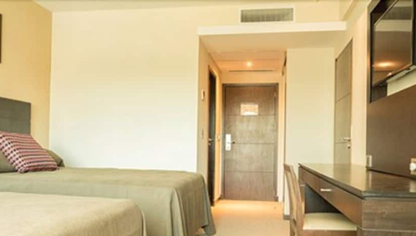 스탠다드 룸 더블 침대 2개, Howard Johnson Neuquen