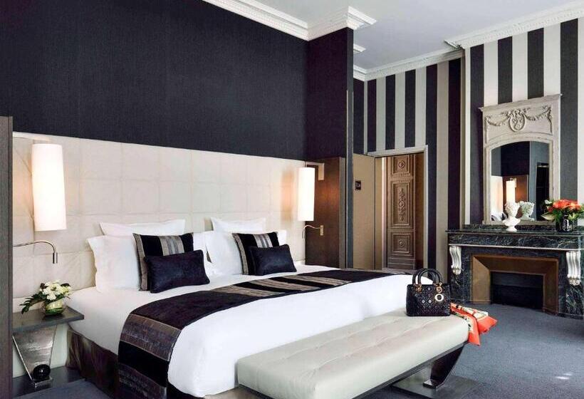 سوئیت جونیور با تخت بزرگ, La Cour Des Consuls Hotel And Spa Toulouse   Mgallery