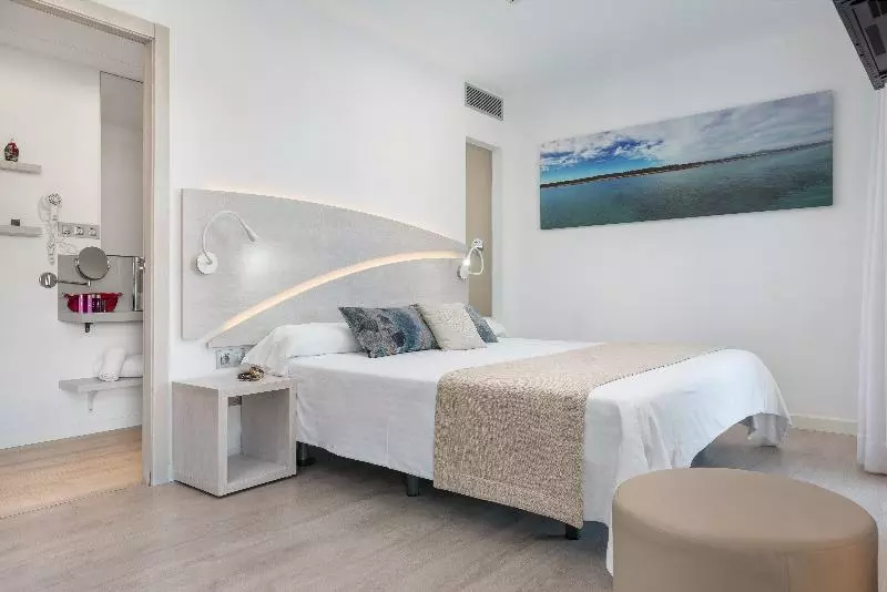 Deluxe Zimmer mit Meerblick, Llaut Boutique
