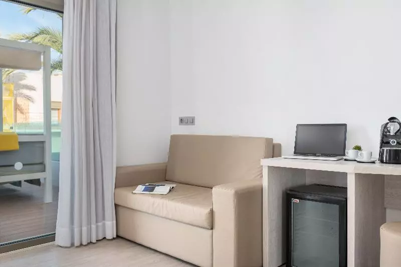 Deluxe Zimmer mit Meerblick, Llaut Boutique