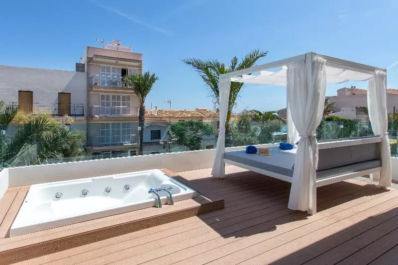 Deluxe Zimmer mit Meerblick, Llaut Boutique