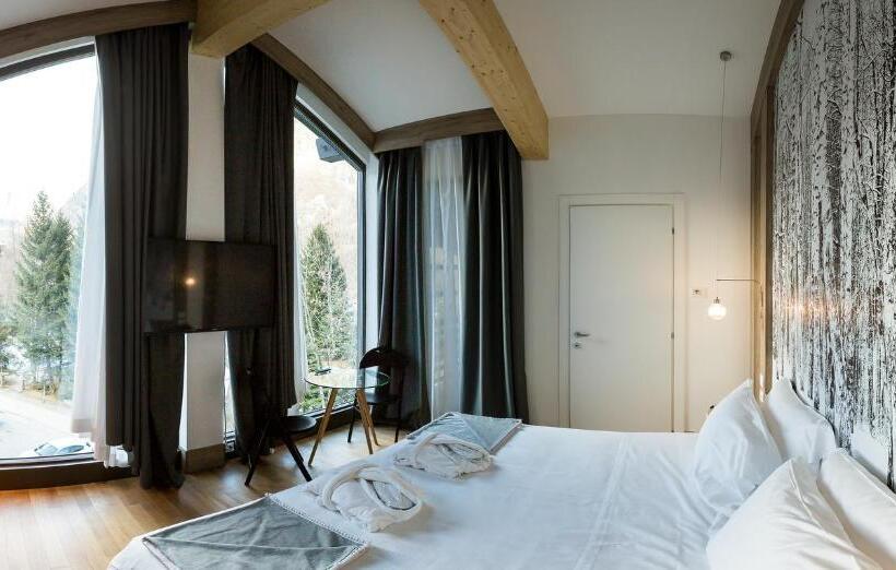 סוויטה משפחתית, Mirtillo Rosso Family